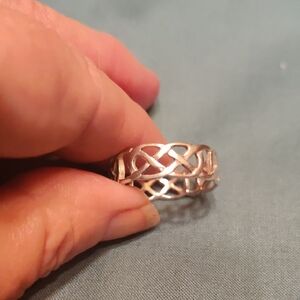 Elegant 925 Silver Celtic Knot Ring